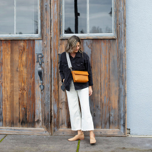 HARLOW Crossbody Clutch - Honey Leather