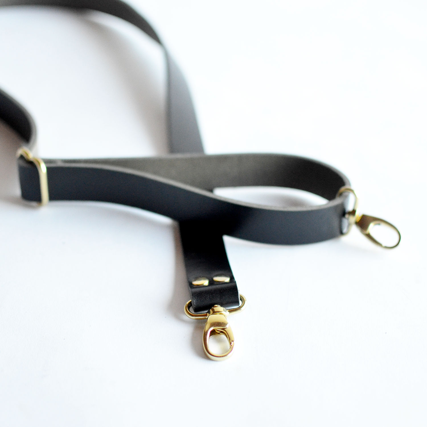 Adjustable Crossbody Strap - Black Leather – MOSS BAGS