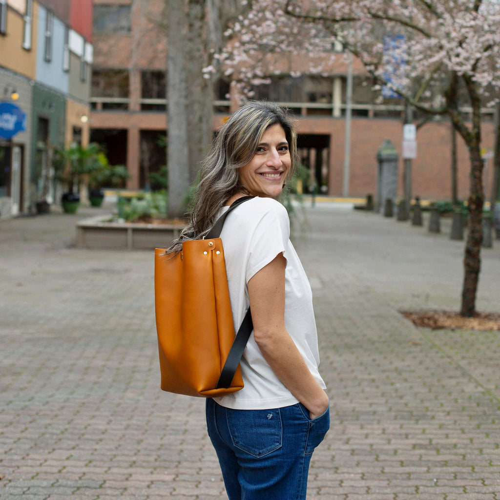 Large Crossback (crossbody + backpack) - Black Leather