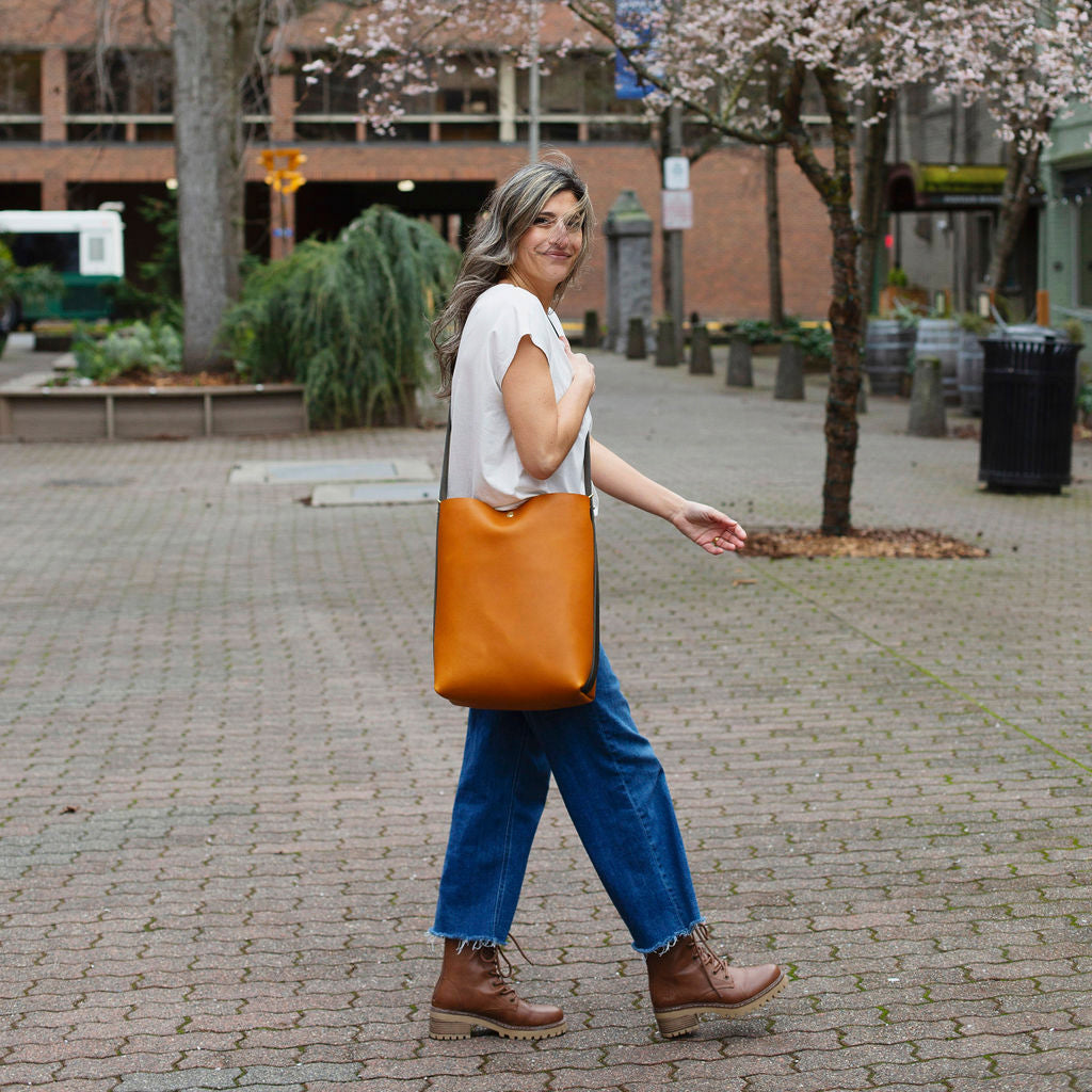 Large Crossback (crossbody + backpack) - Black Leather